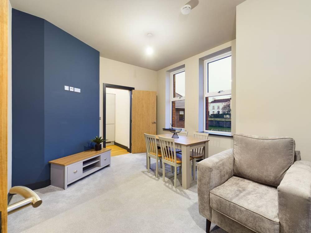 Gibson Manor Apartments Уолласи Экстерьер фото