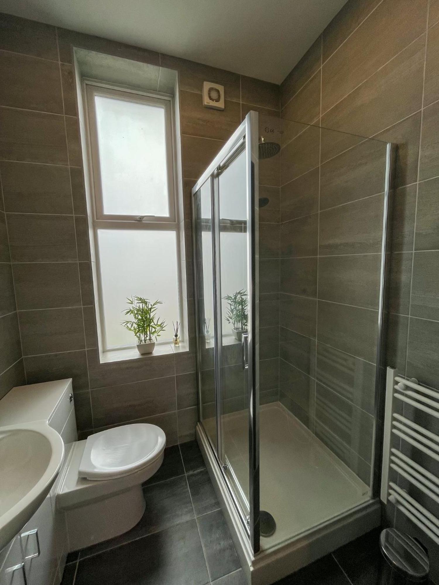 Gibson Manor Apartments Уолласи Номер фото